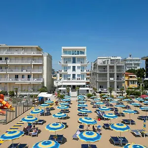 Hotel Boston 3 Stelle Superior Frontemare, Jesolo